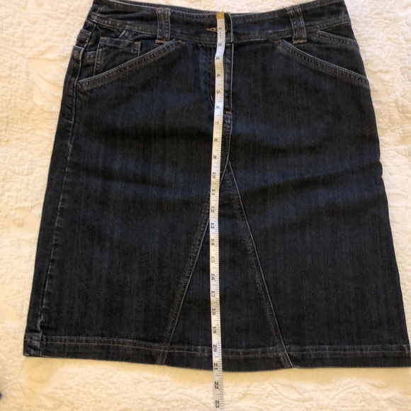 Contrast denim skirt. Size 7. - Picture 4 of 7